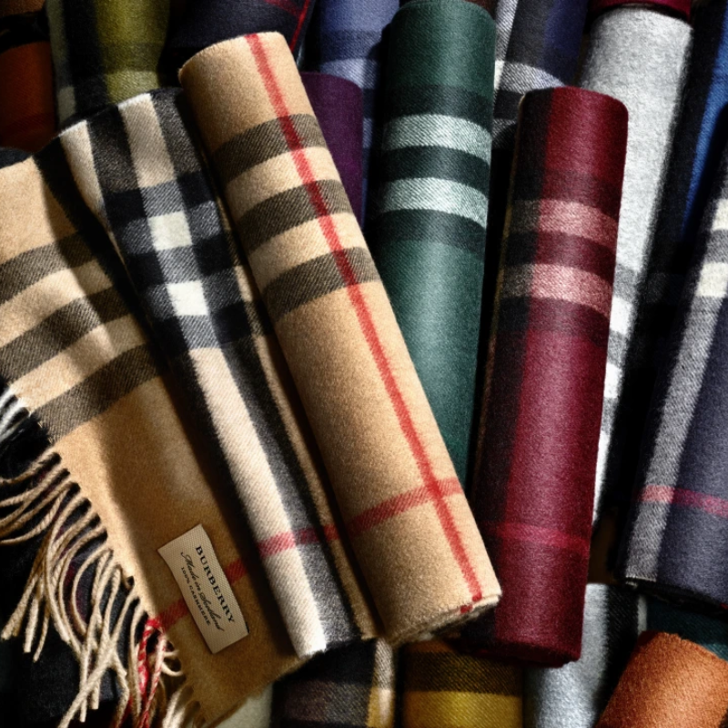 phân biệt khăn burberry cashmere hàng thật hay hàng giả