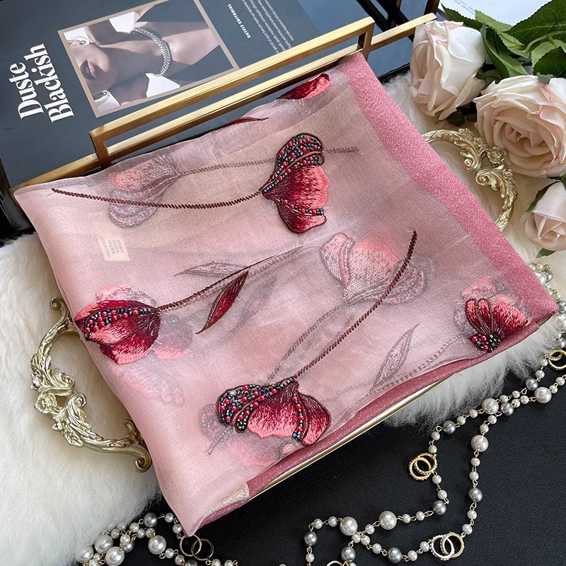 khám phá chất liệu khăn lụa cashmere